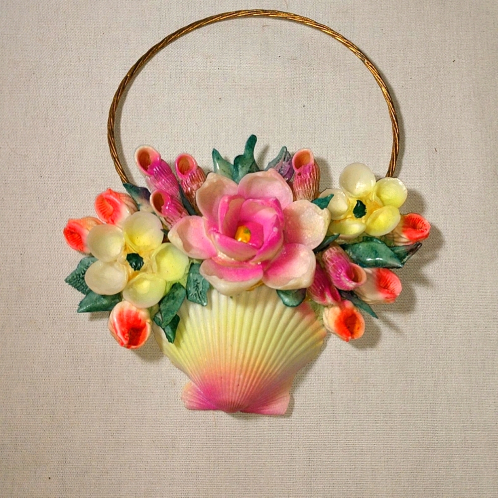 Vintage 1950s Shell Floral Art Hanging Plaque